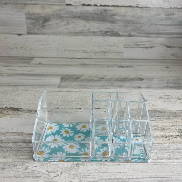 Makeup Organizer - Picture 3 of 4